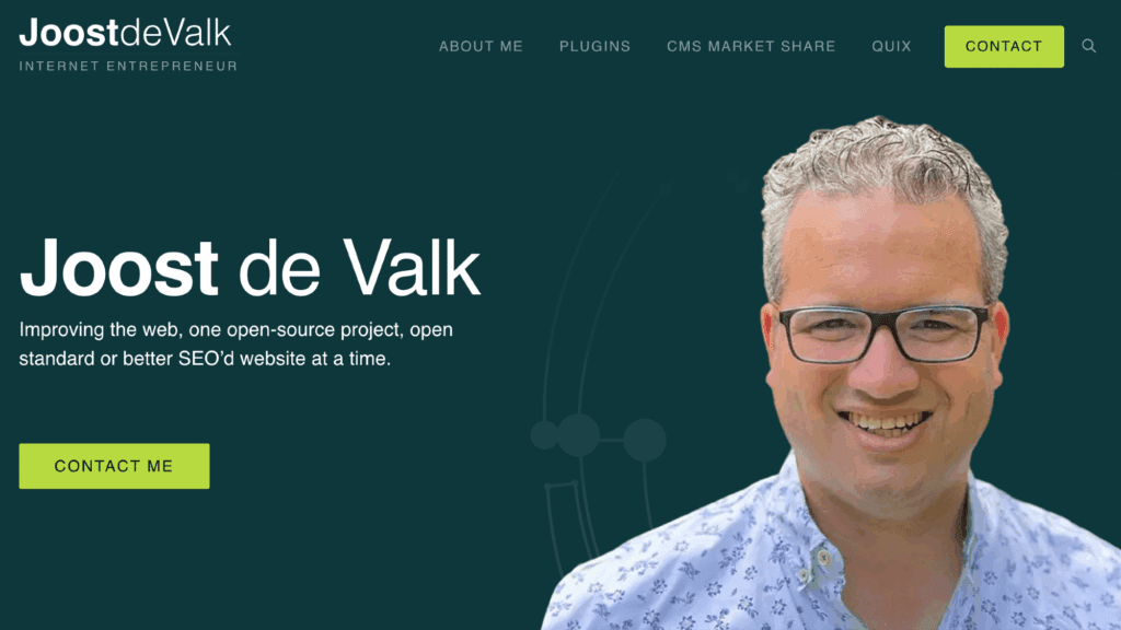 Joost.de Valk's blog homepage displaying a clean layout with recent post titles like ‘A new path forward for WordPress’ and ‘Innovation in plugin development’.